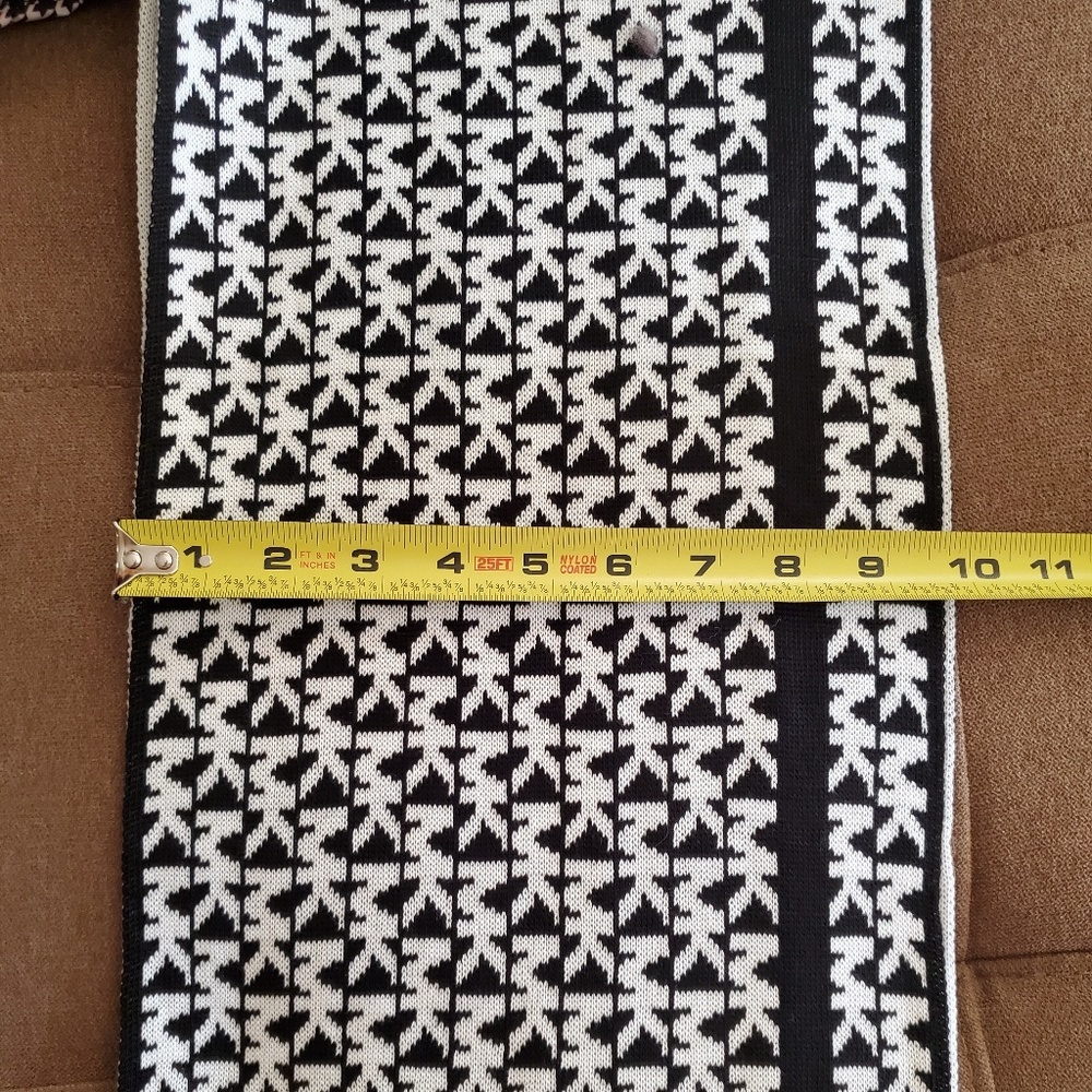NEW MK Knit Infinity Loop Scarf - Picture 4 of 6